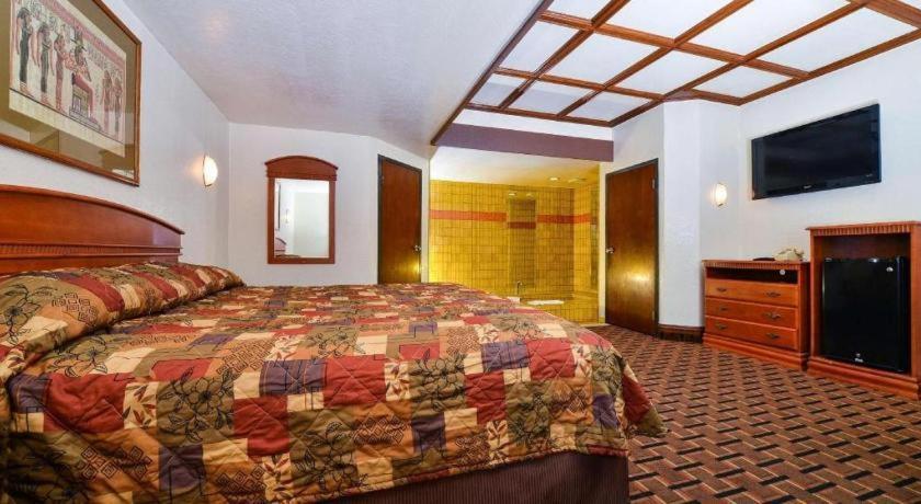 Americas Value & Angeles Downtown Sw Motel *