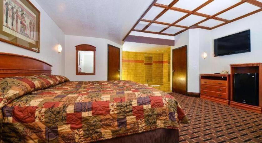 Americas Value & Angeles Downtown Sw Motel